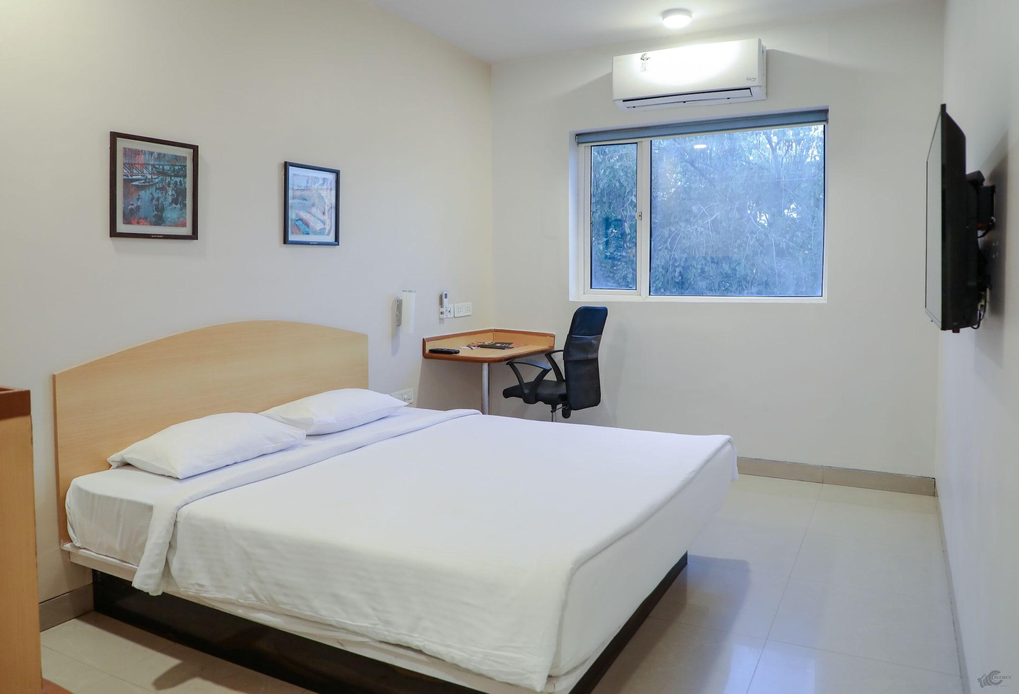 Hotel Nashik Esterno foto
