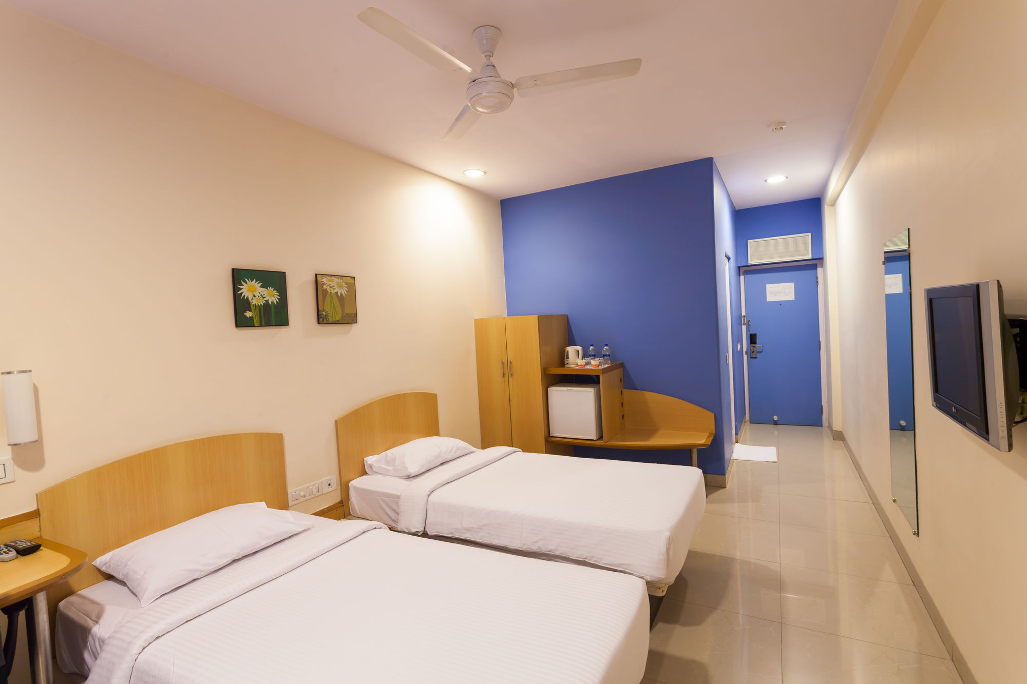 Hotel Nashik Esterno foto
